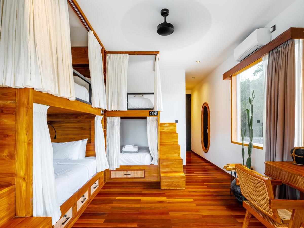 Quad Suite 1